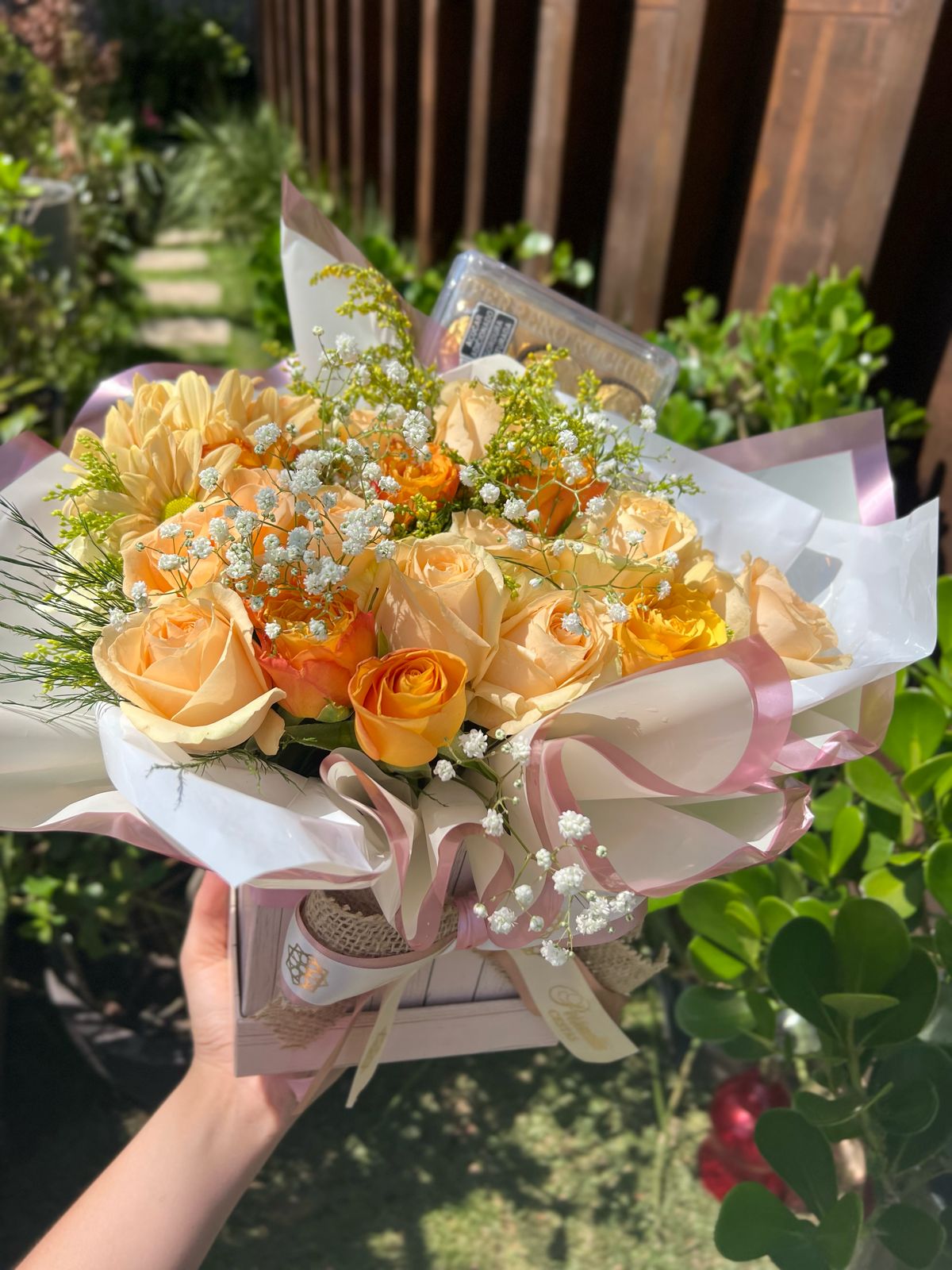 arranjo de flores amarelas